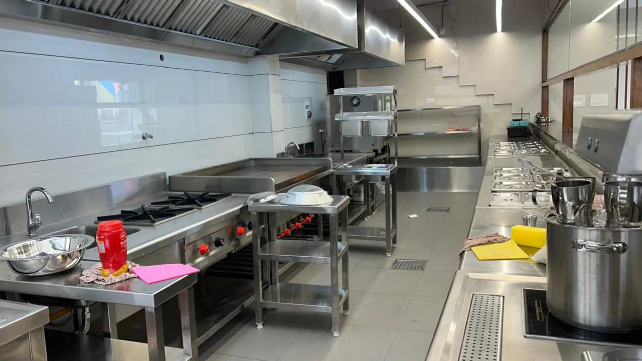 Amuthasurabi udumal 03